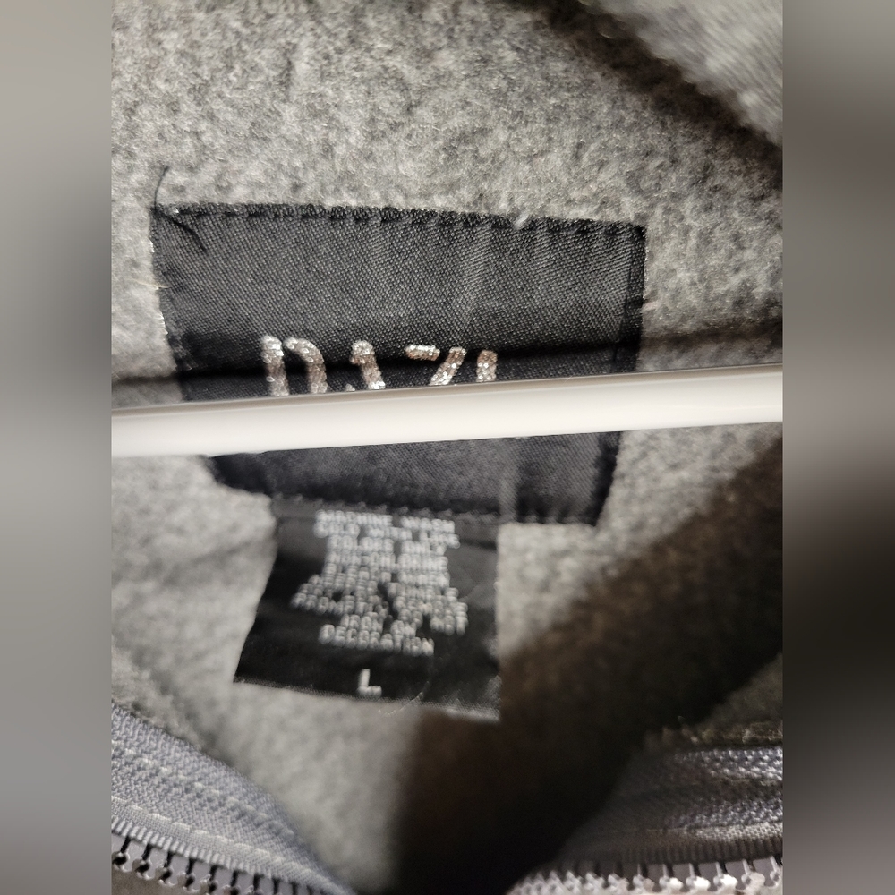 Lightweight jacket - Picture 2 of 3